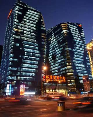 你是否已習(xí)慣加班,變成寫字樓最后關(guān)燈的人